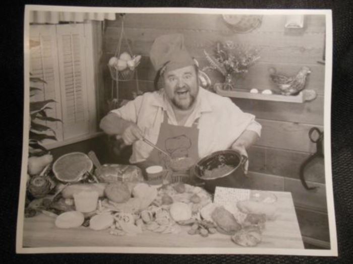 16.	Dom DeLouise Convention Autograph Photograph (Cooking, Unsigned)