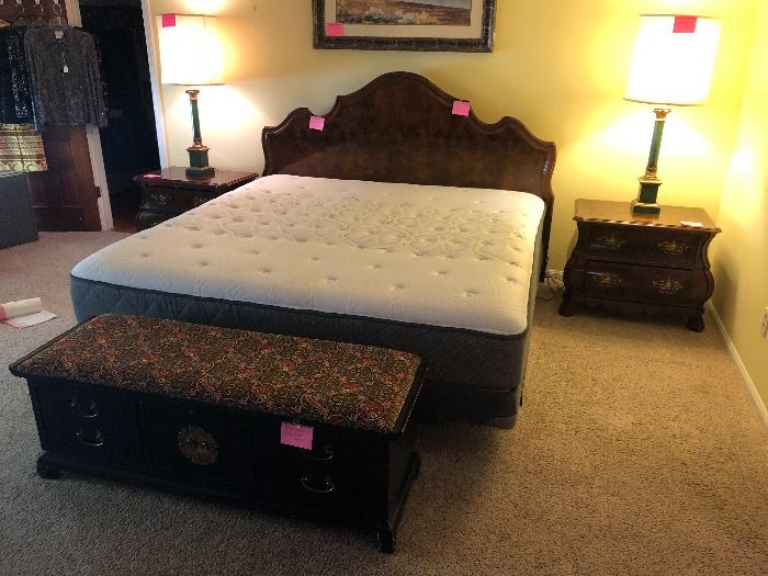 Henredon King bedroom suite, Lane Asian style cedar chest, 2 lamps, Memory foam like new mattress!