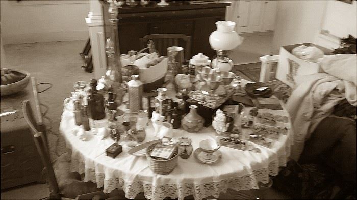 Finally into the house, we moved things around, cleared off some dust and getting it set up!