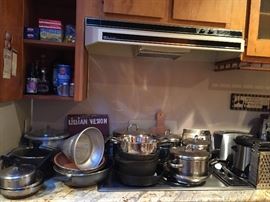 Kitchenware, Pots, Pans, Cast Iron.