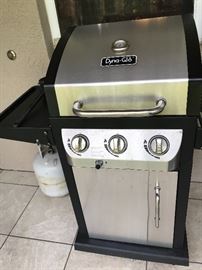 Dyna- glo grill with cover 