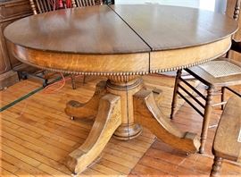 Antique Round Carved Oak Pedestal Table w/ Leaves
