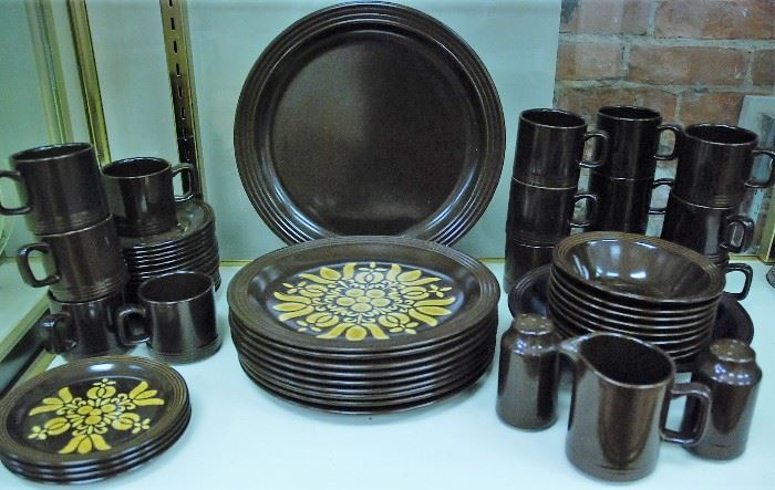 Vtg '60s Wardstone Style House Brown & Gold Dishes