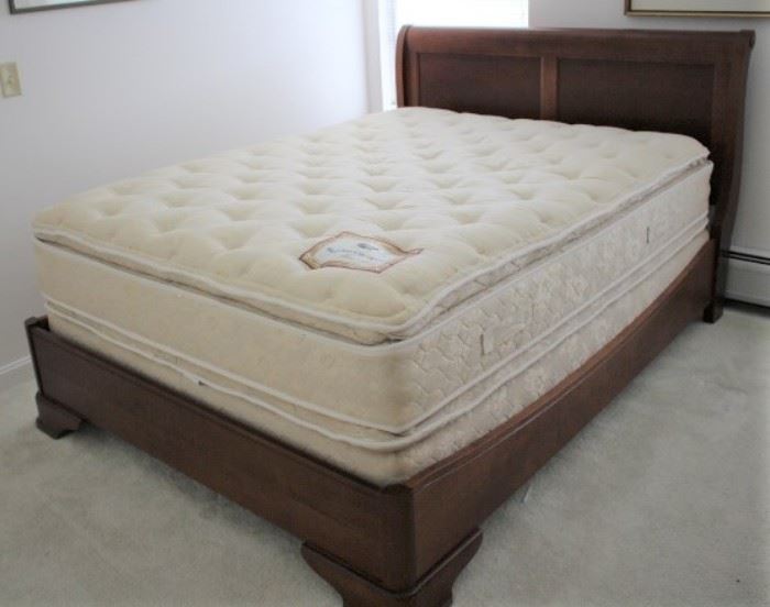 Queen Bed: With or without mattress & box spring.