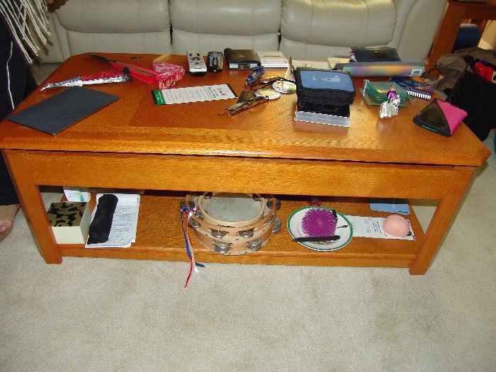 Coffee table that lifts 