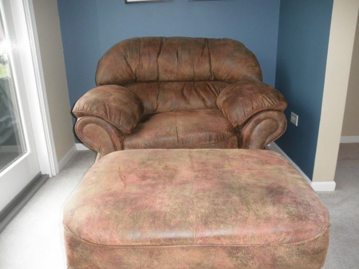 CHAIR AND OTTOMAN