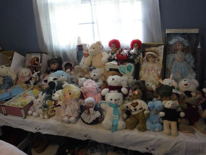 Many stuffed animals in great shape as well as a plethora of fine dolls many in original boxes prices at about 80% original cost or less!