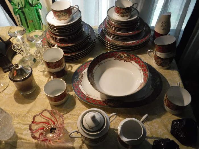 Noritake Royal Hunt for 8, a more masculine set of China