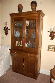 Nice Antique Oak China Cabinet