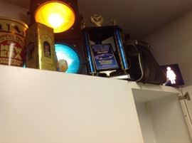 Vintage Tins.  Two Way Stop Light