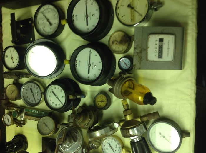 Various Pressure gauges all new most with boxes