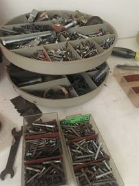 Workshop, nails and organizing unit