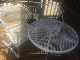 Outside metal table w/2 chairs