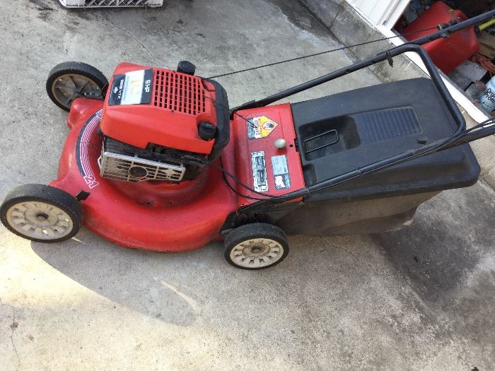 One of many lawn mowers that work,  Quantum XTE 5HP Briggs and Stratton motor, 21 inch trim with catcher model 99677 from MTD Yard Machines in Cleveland, OHio
