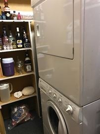 GE Stackable Washer/Dryer Unit 