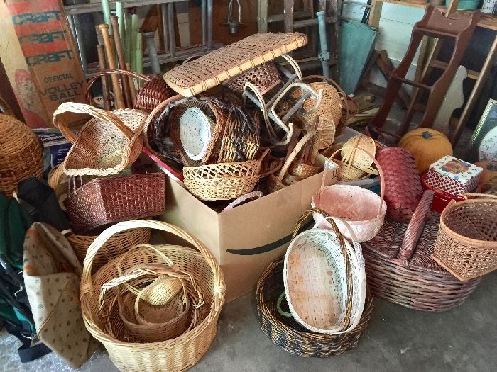 BUNCHES OF BASKETS