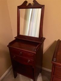 SMALL CHEST WITH MIRROR