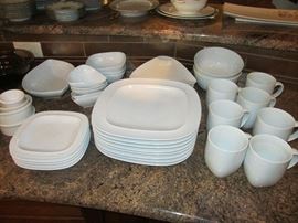 Simple modern dishware
