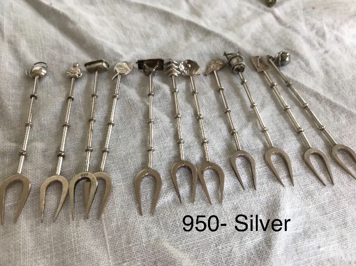 950- Silver. Cocktail forks 