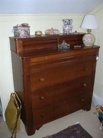 Step back chest of drawers
