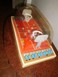 Vintage basketball game- works