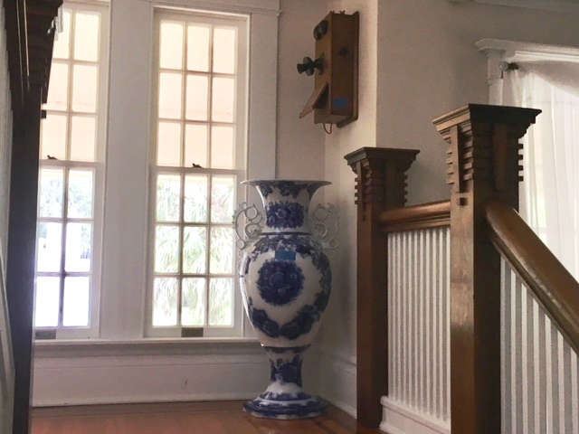 HUGE Flo Blue Urn