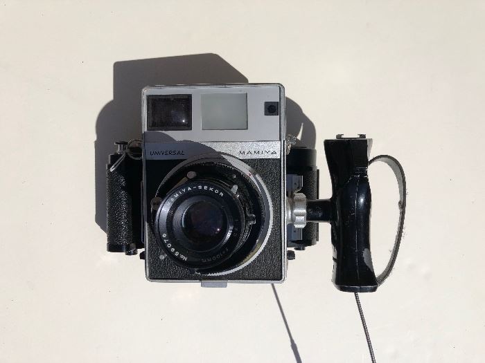 THE CAMERA'S OF MIKE BARICH - FAMOUS ROCK PHOTOGRAPHER OF THE 1960'S AND 1970'S. MAMIYA