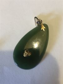 Alaska jade pendant with nugget