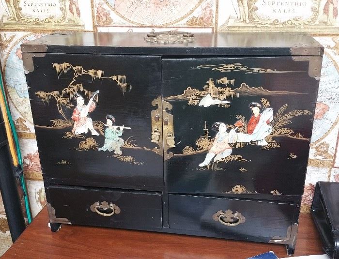 vintage Japanese black lacquer jewelry box