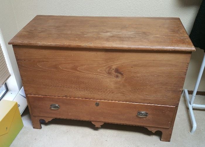pine blanket chest with provenance