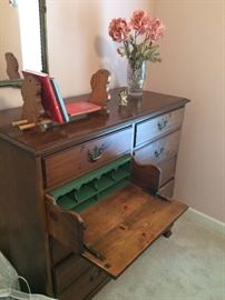 Dresser with one drawer that pulls out for a desk