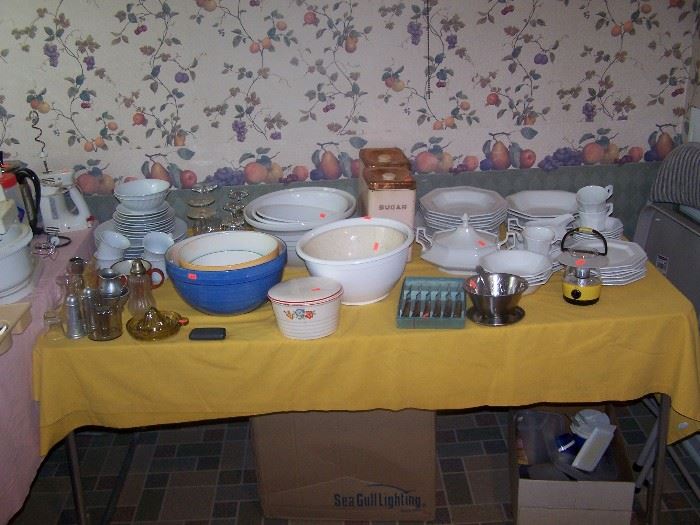 TABLE OF KITCHENWARE