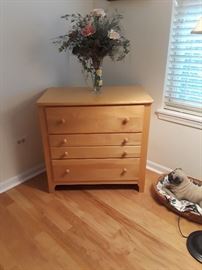Small Chest to Master Bedroom Set