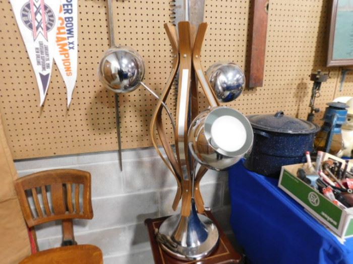 Mid Century Modern Table lamp