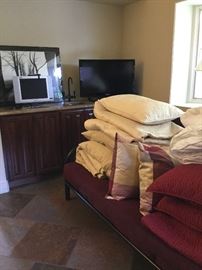TVs and comforters 