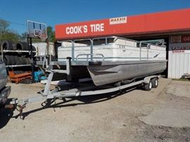 1997 24' Lowe pontoon boat with 115 HP mercury