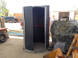 Revolving darkroom door, wheelchair accessible
