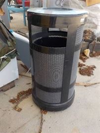 rubbermaid metal trash can