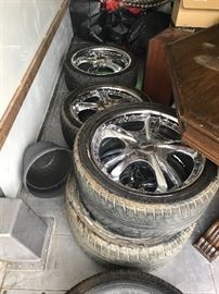 Forte 18' 5 lug wheels on Pirelli tires, 4 tires and chrome wheels plus a full size spare and Goodyear tire, was on a VW/Audi, fits most cars $300 firm
