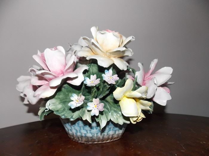 Capodimonte flower arrangement 