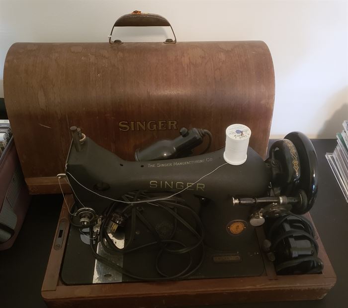 Cast iron singer sewing machine
