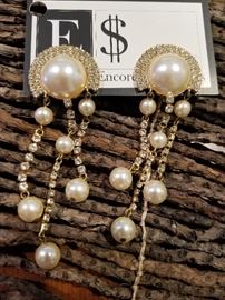 Vintage rhinestone and faux pearl drop earrings 