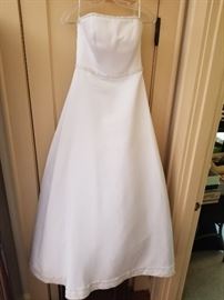 David's Bridal Size 6 Wedding gown
