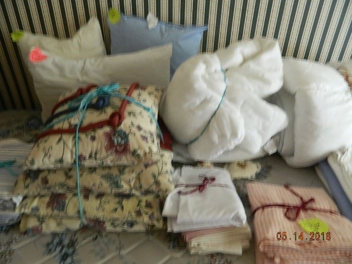 linens/pillows