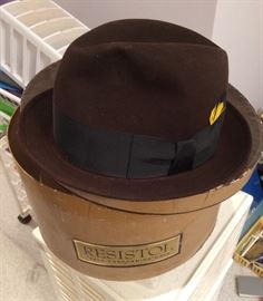 vintage gentleman's fedora (with hat box, of course) 