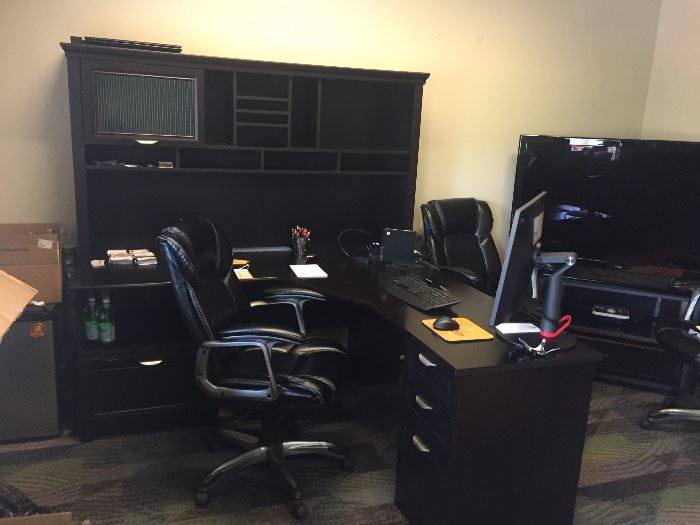 Executive desk, 6ft on each side
