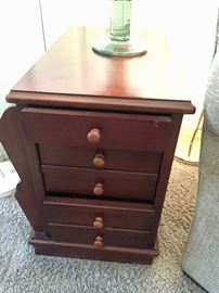 Chairside Caddy Table with magazine rack