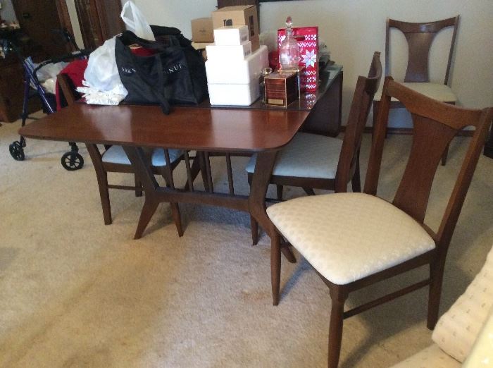 Vintage Drop Leaf Dining Room Table & Chairs  & 2 leafs ~ Excellent Condition