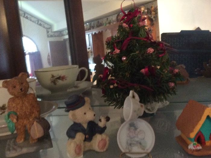 Boyd's Bears and miscellaneous stuffed bear collection