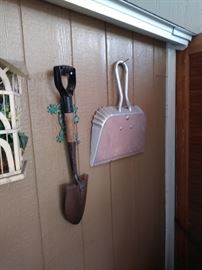 Dust pan and small shovel.